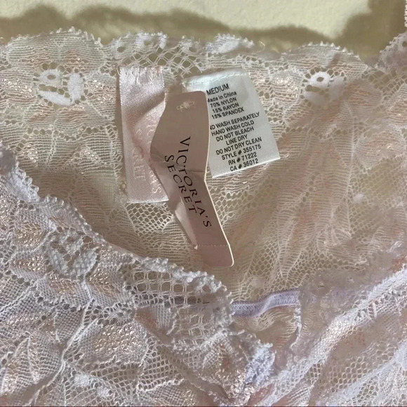 NWOT Victoria’s  Secret light pink bralette - Picture 3 of 4